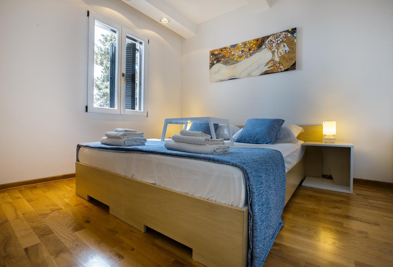 Apartment Stefan สเวติ สเตฟาน ภายนอก รูปภาพ